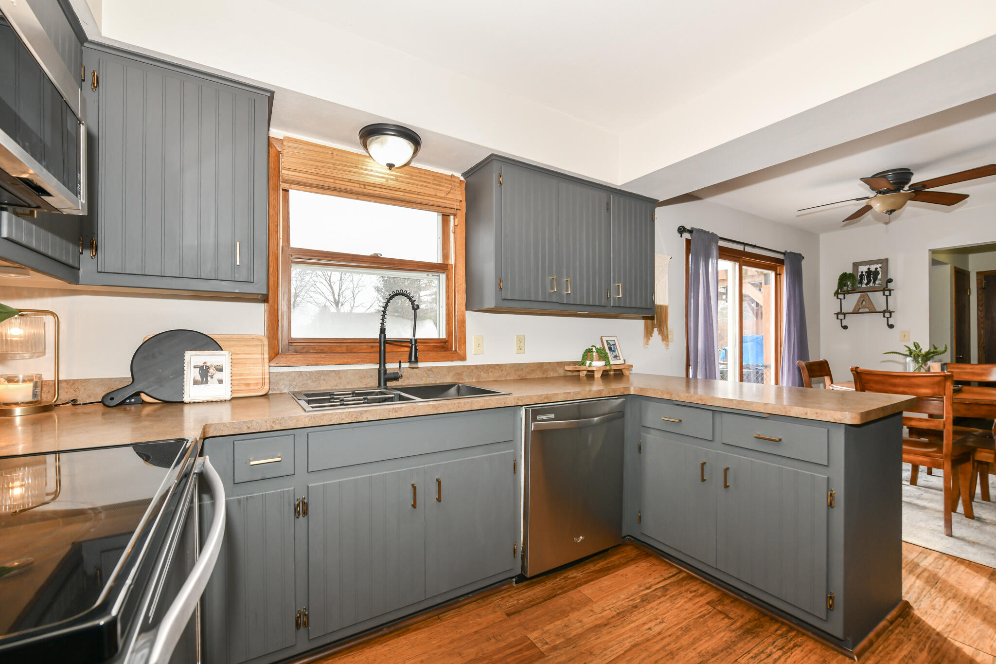 W328S8232 Memory Lane Mukwonago, WI 53149 - Photo 16 of 46 Kitchen