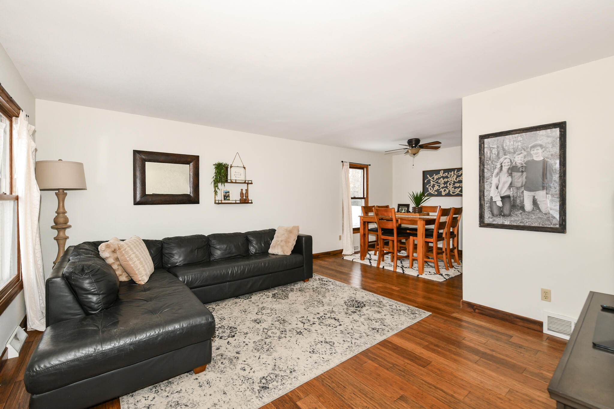 W328S8232 Memory Lane Mukwonago, WI 53149 - Photo 23 of 46 Living Room/Dining Room