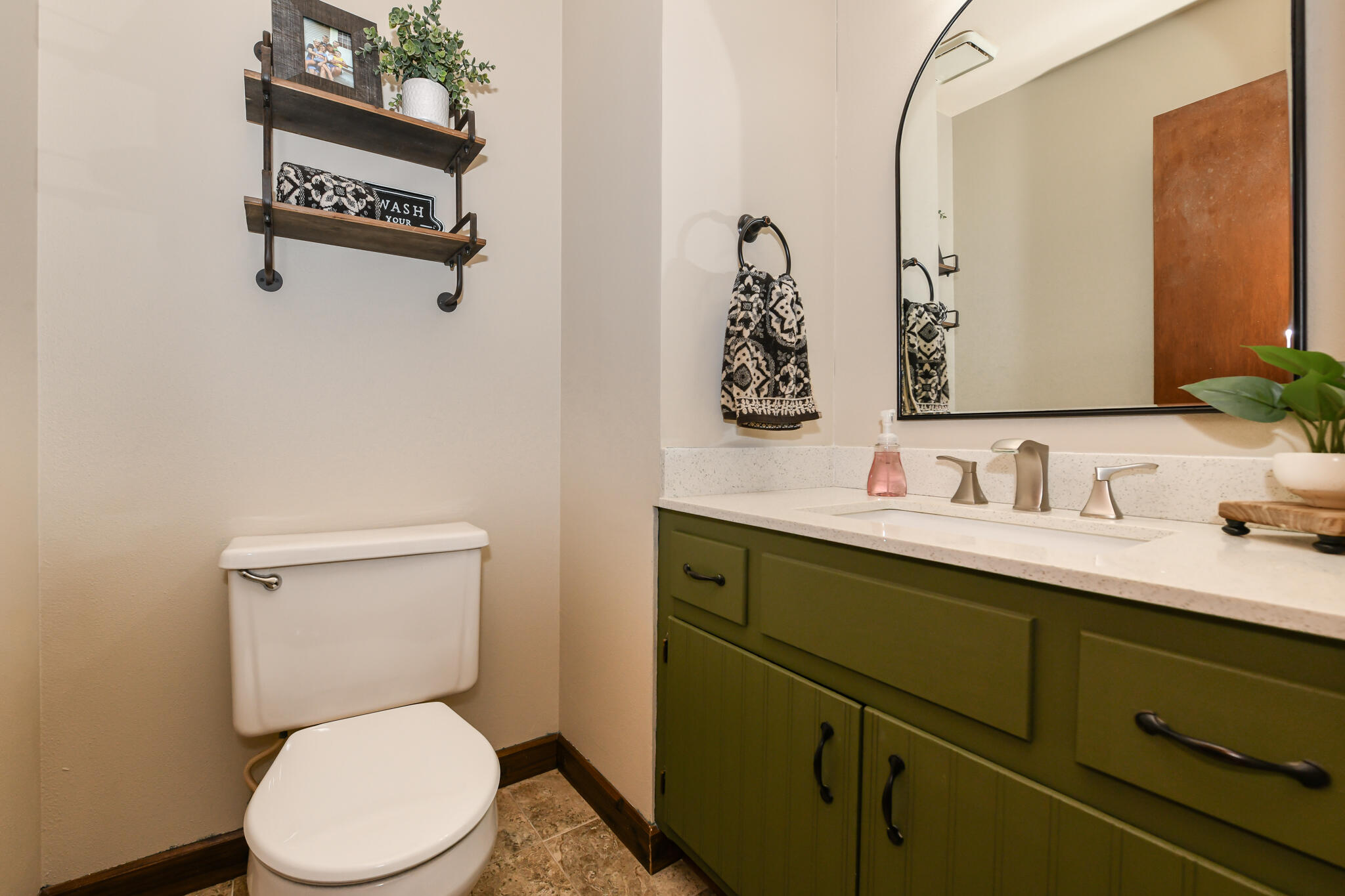 W328S8232 Memory Lane Mukwonago, WI 53149 - Photo 24 of 46 1st Floor Half Bath