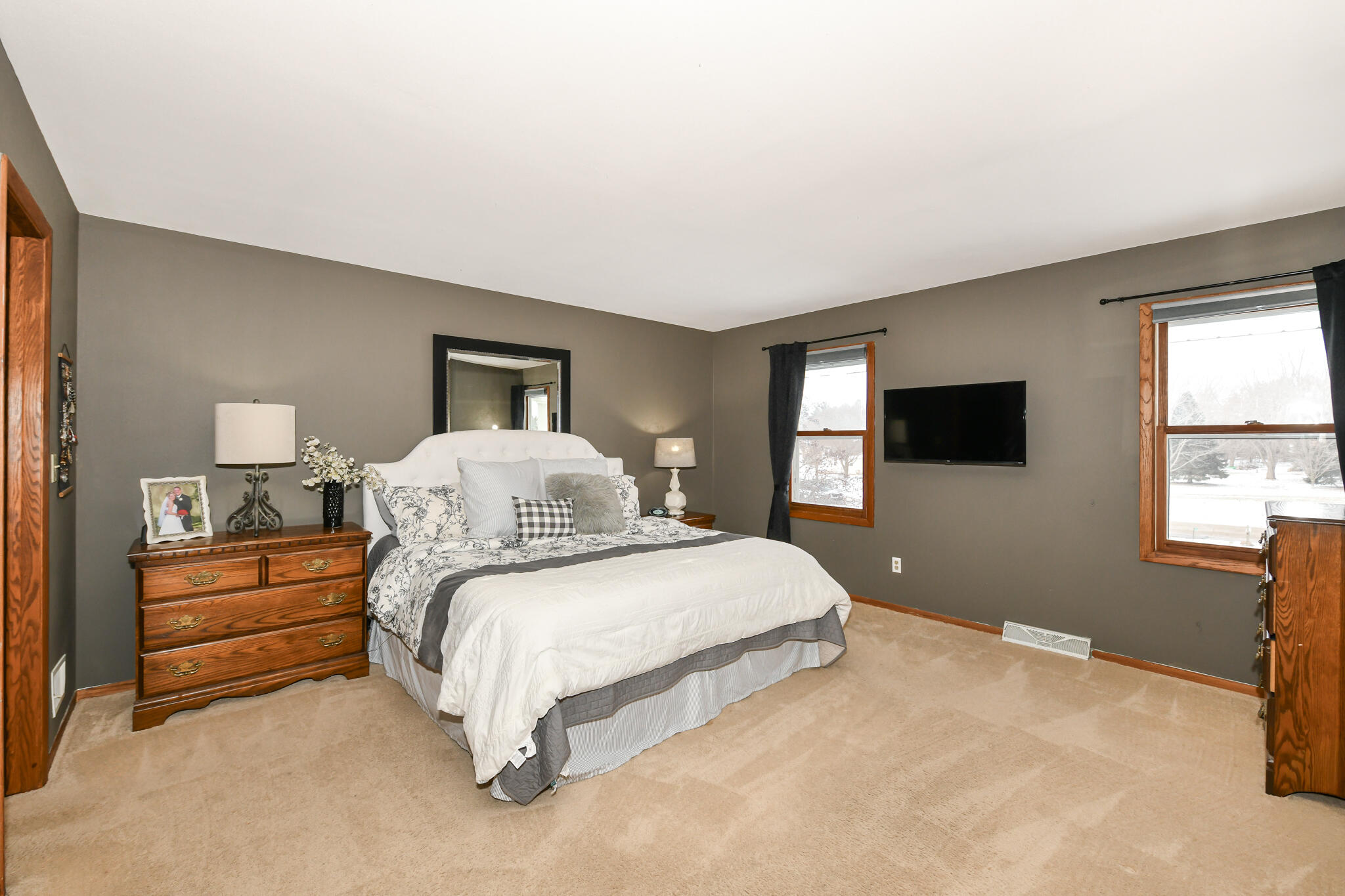 W328S8232 Memory Lane Mukwonago, WI 53149 - Photo 25 of 46 Primary Bedroom