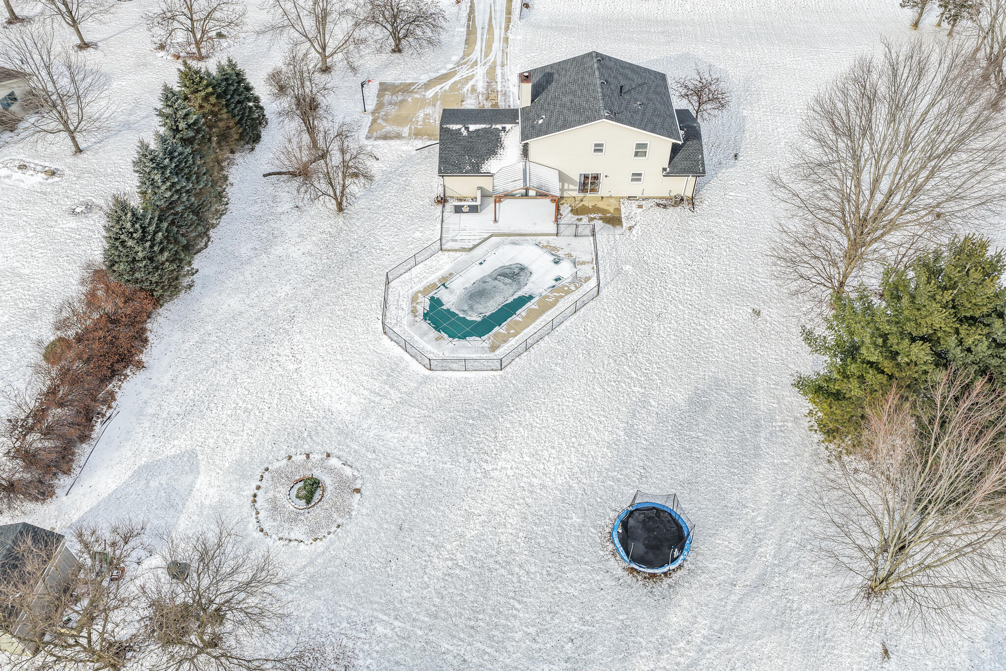 W328S8232 Memory Lane Mukwonago, WI 53149 - Photo 5 of 46 Aerial of Backyard