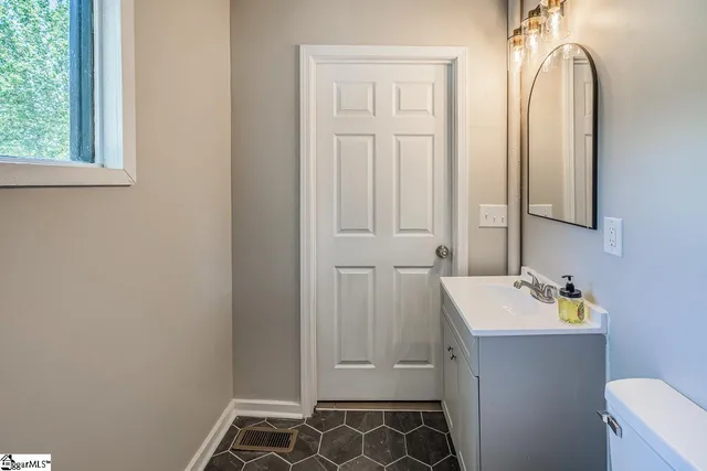 $1,250 | 536 Peronneau Street, Unit A, Spartanburg, SC 29306