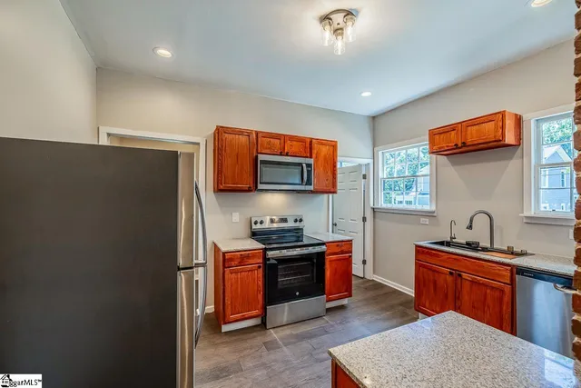 $1,250 | 536 Peronneau Street, Unit A, Spartanburg, SC 29306