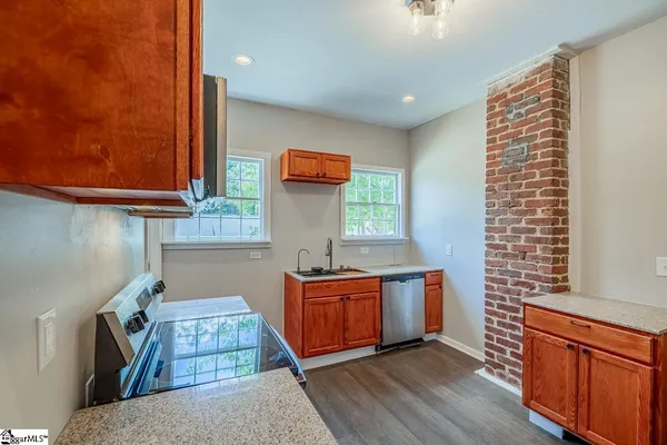 $1,200 | 536 Peronneau Street, Unit A, Spartanburg, SC 29306