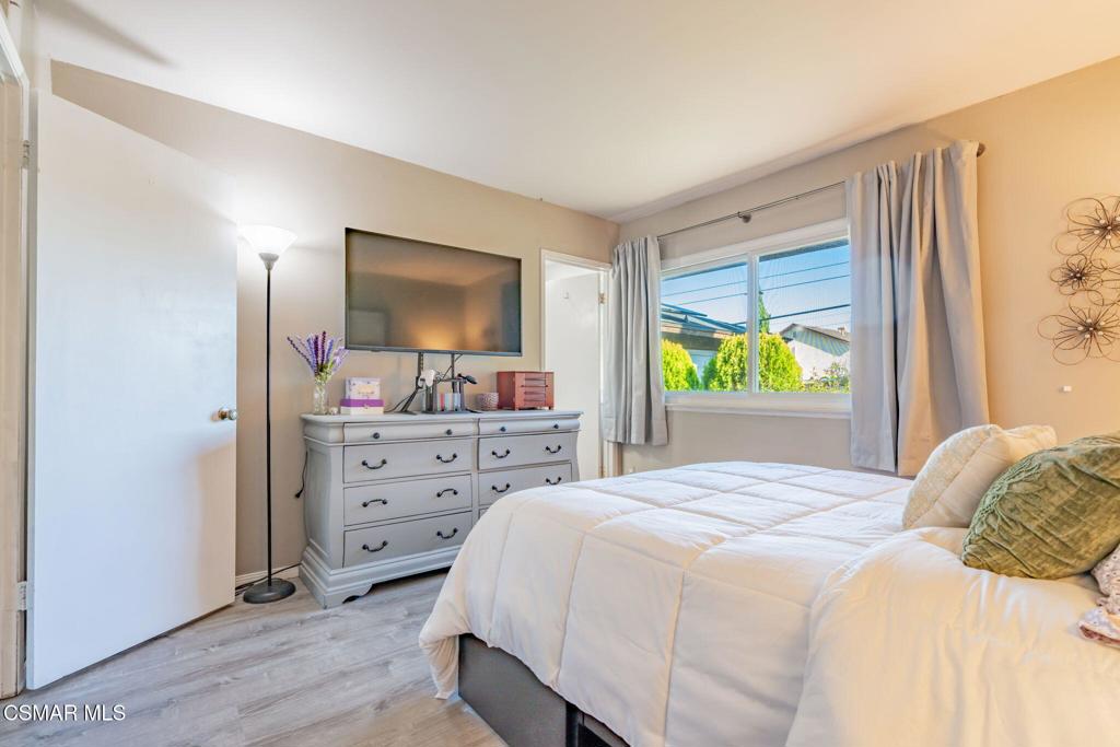 2145 Cochran Street Simi Valley, CA 93065 - Photo 22 of 38