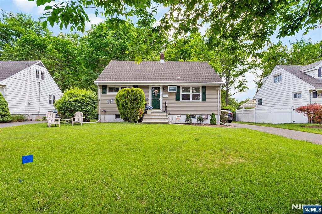 642 Ellington Road Ridgewood, NJ 07450 - Photo 1 of 27