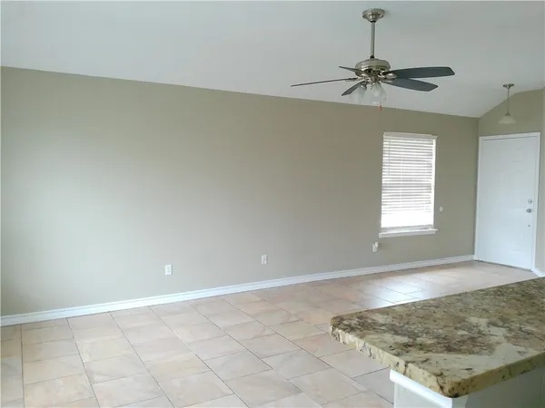 $2,200 | 1106 Cupertino Street, Portland, TX 78374