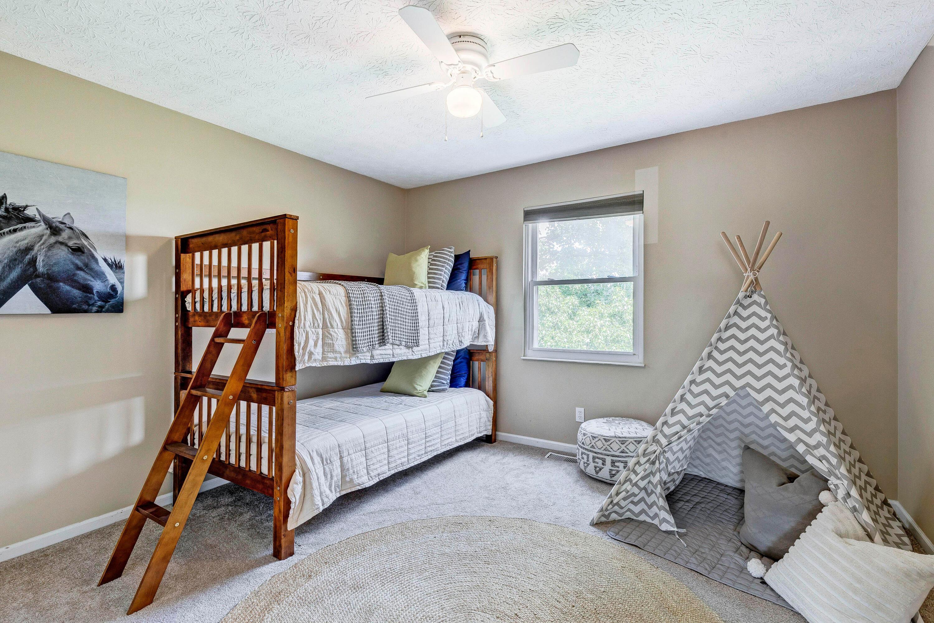 1944 Wolverhampton Road Powell, OH 43065 - Photo 25 of 44 2nd Bedroom