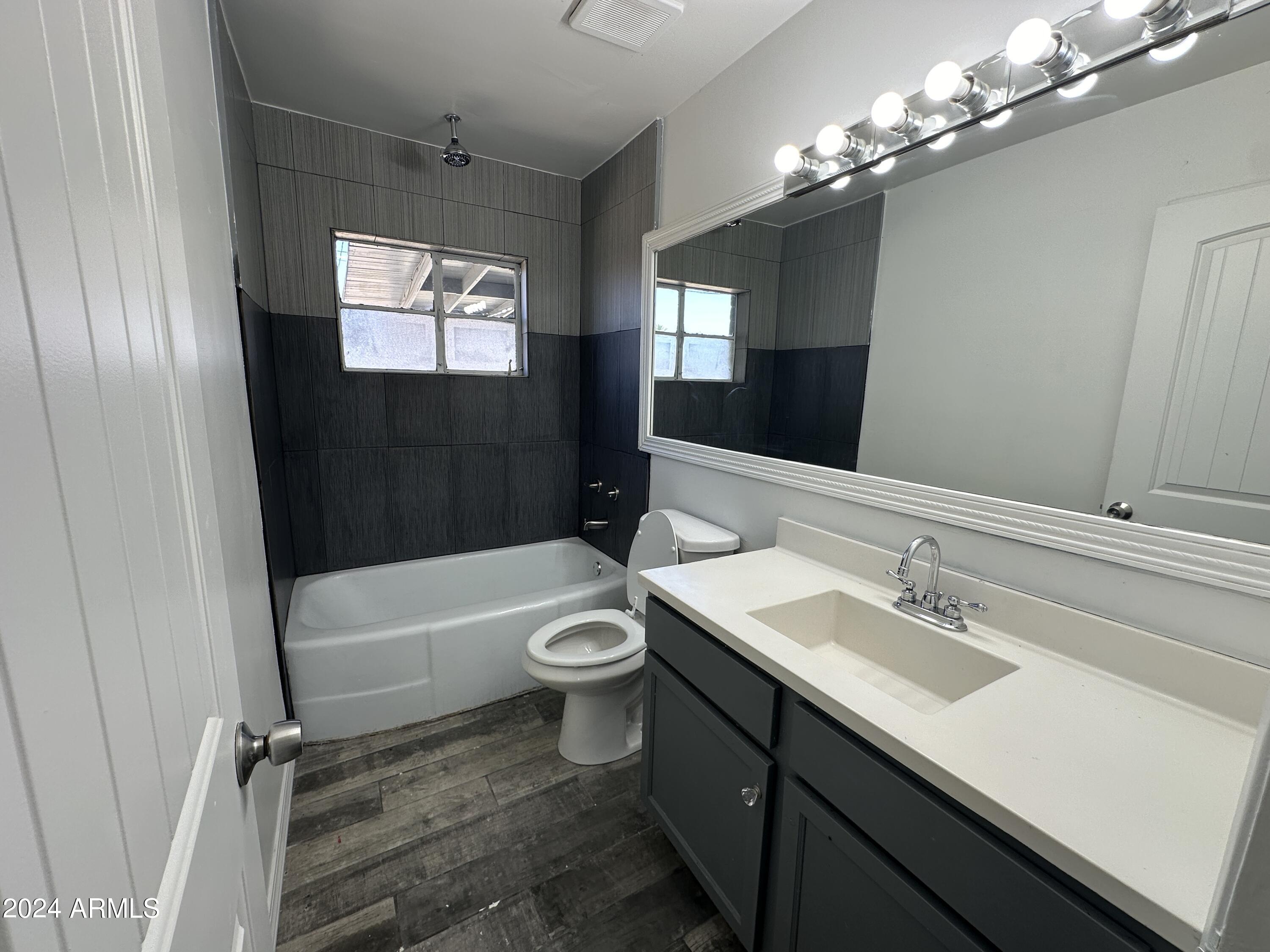 4908 West Ocotillo Road Glendale, AZ 85301 - Photo 16 of 27 Hall BAth