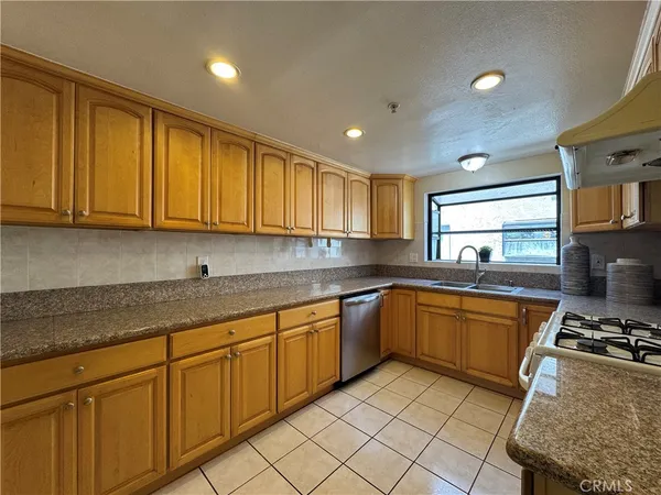 $798,000 | 1620 South 5th Street, Unit F, Alhambra, CA 91803