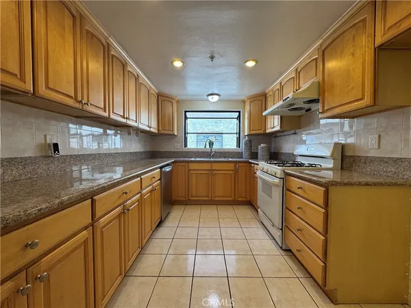 $798,000 | 1620 South 5th Street, Unit F, Alhambra, CA 91803