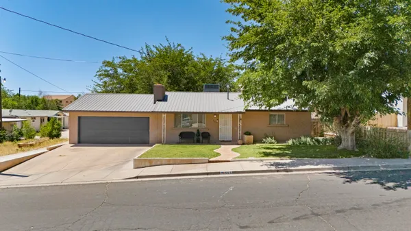 $513,000 | 555 North Main Street, Hurricane, UT 84737