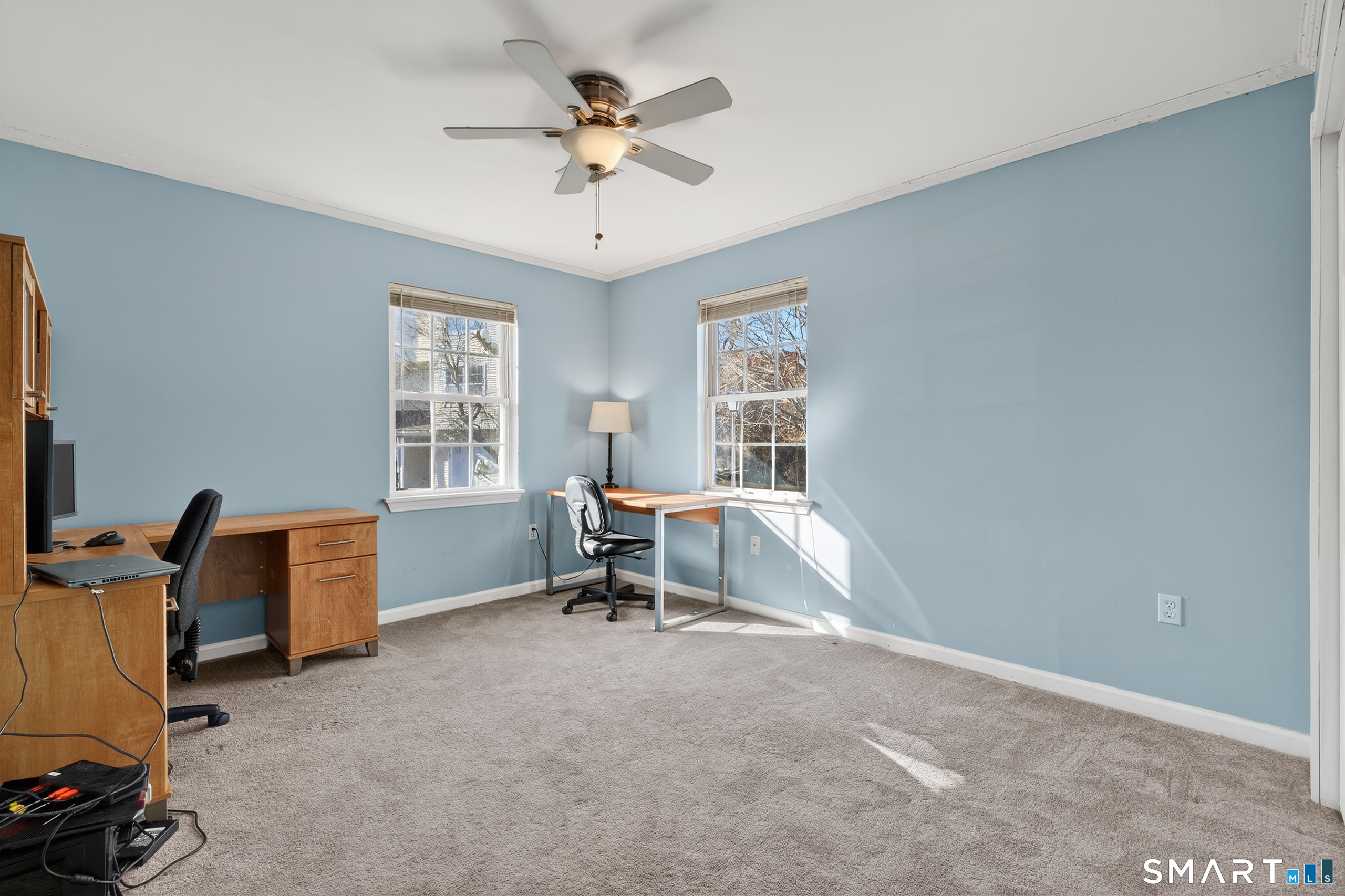 2390 State Street, Unit L17C Hamden, CT 06517 - Photo 19 of 23 a living room with furniture and a window