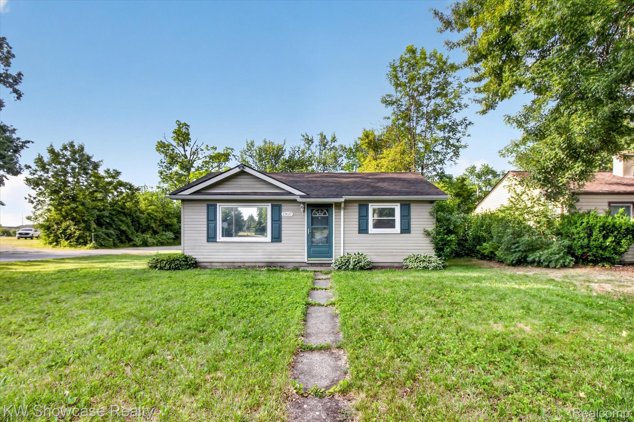 23637 Superior Road Taylor, MI 48180 - Photo 3 of 33 03-23637-Superior Rd-WindowStill.jpg