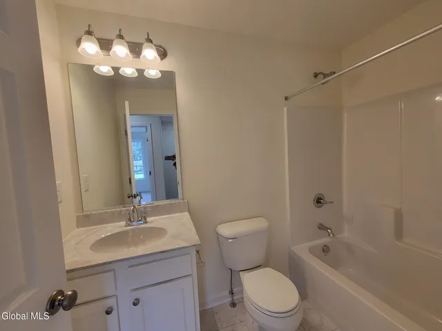 $506,900 | 918 Ridgeview Circle, Schodack, NY 12033