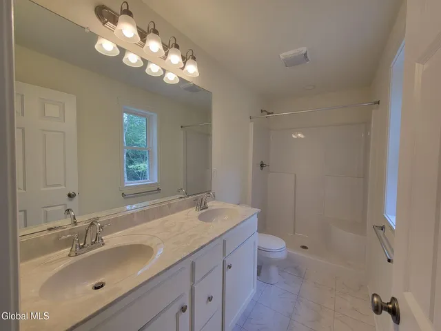 $506,900 | 918 Ridgeview Circle, Schodack, NY 12033