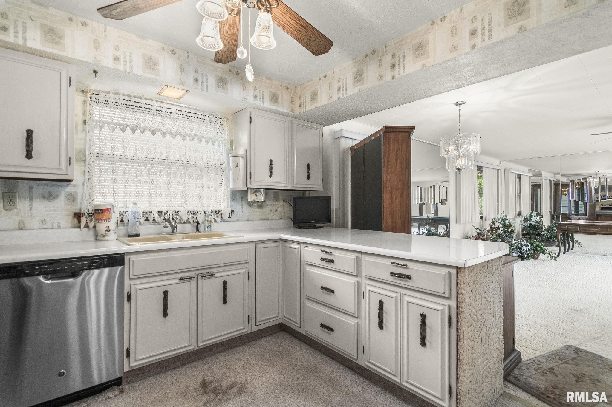 2121 East Ash Street Springfield, IL 62703 - Photo 11 of 30