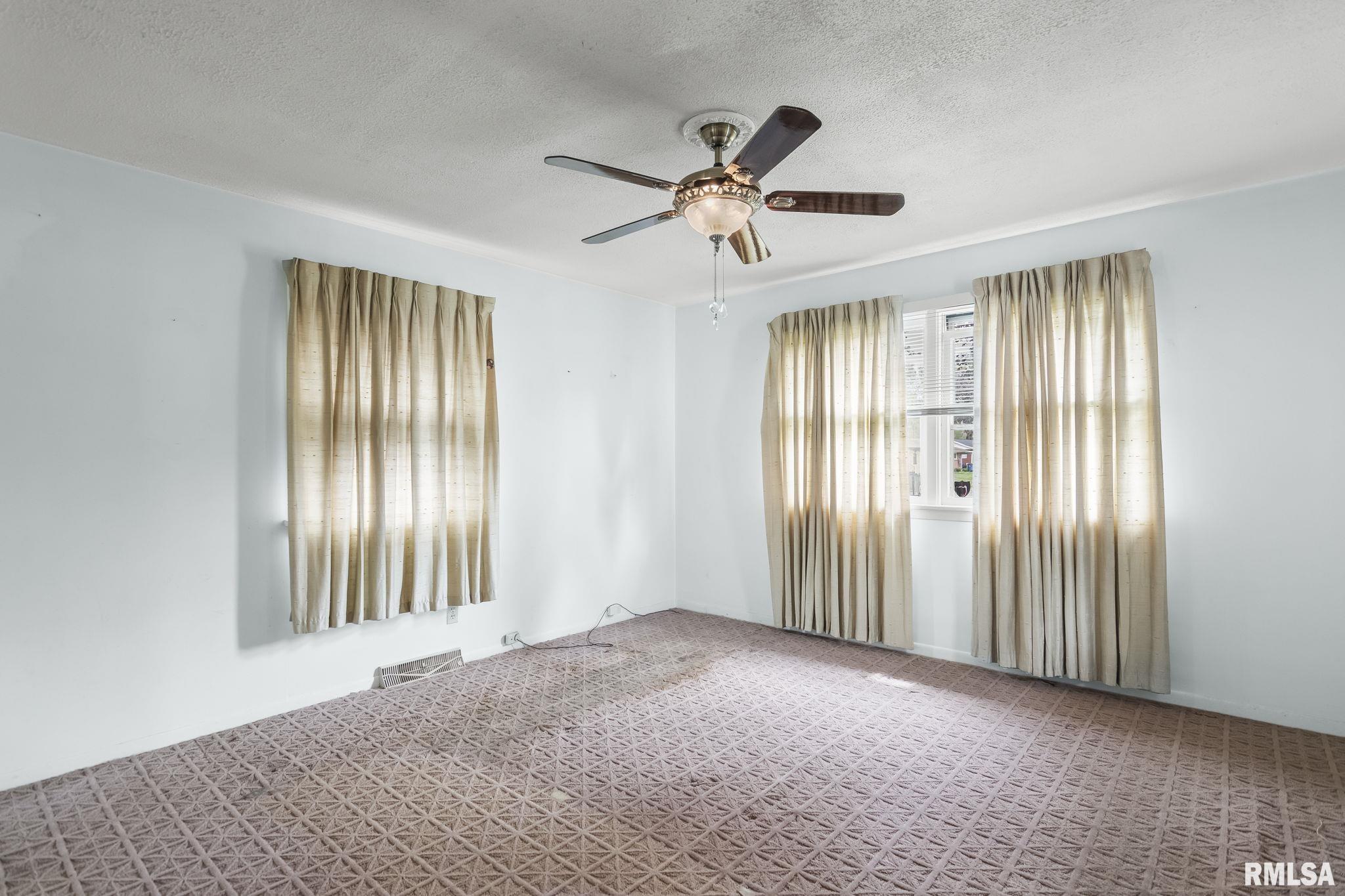 2121 East Ash Street Springfield, IL 62703 - Photo 14 of 30