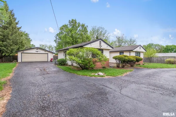 $150,000 | 2121 East Ash Street, Springfield, IL 62703