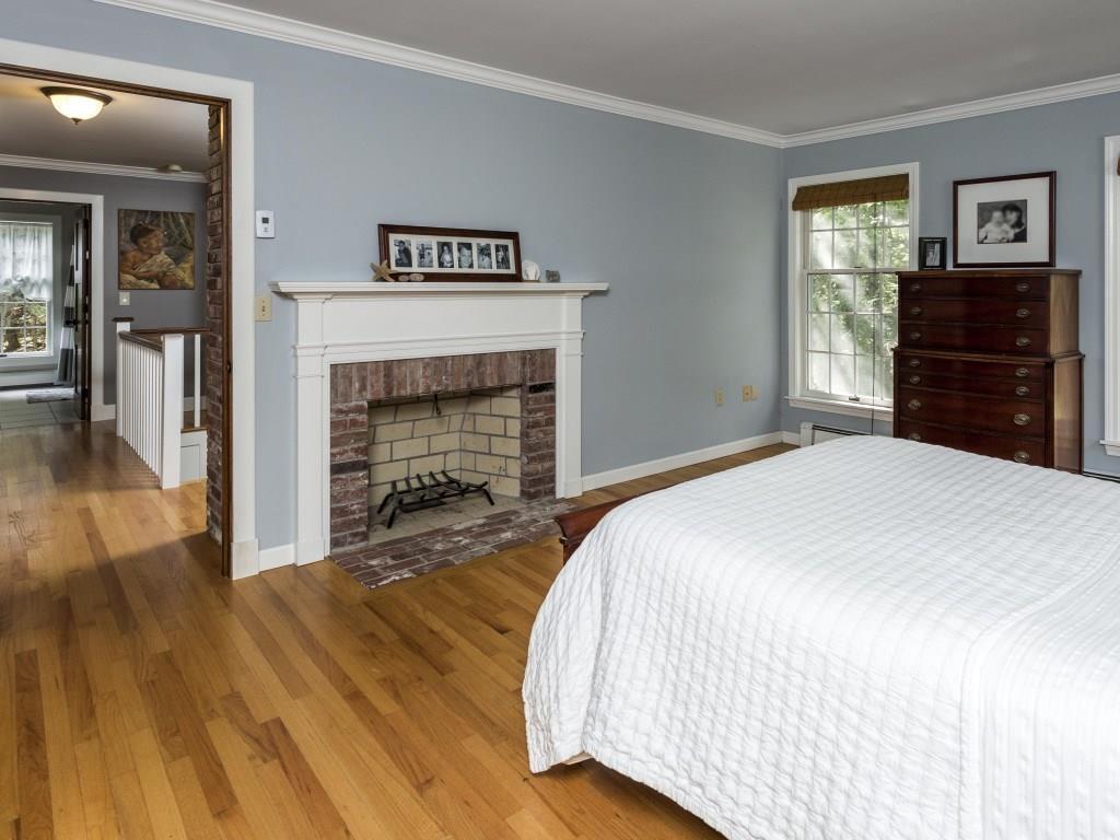 29 Shapleigh Road Harpswell, ME 04079 - Photo 20 of 33 Master bedroom with working...
