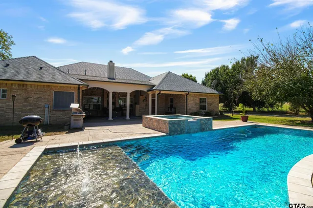 $995,000 | 7762 Highway 110, Tyler, TX 75704