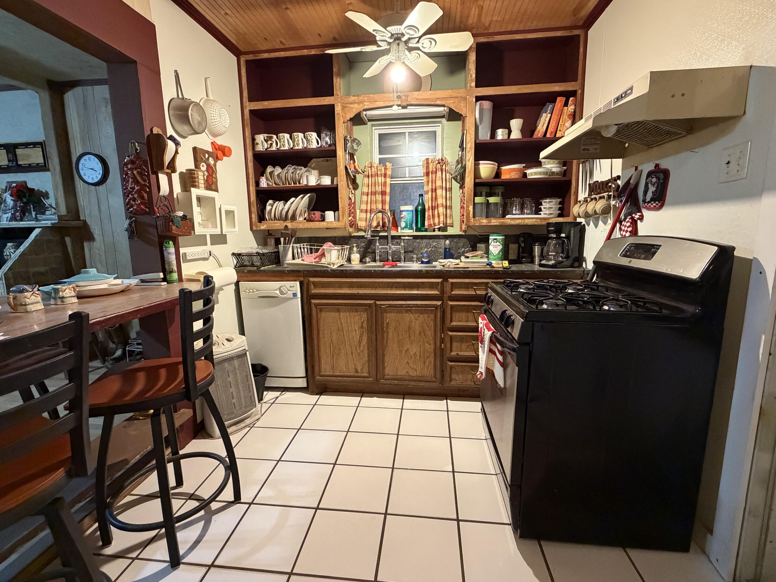 10109 C R 3100 Slaton, TX 79364 - Photo 15 of 21 IMG_2879