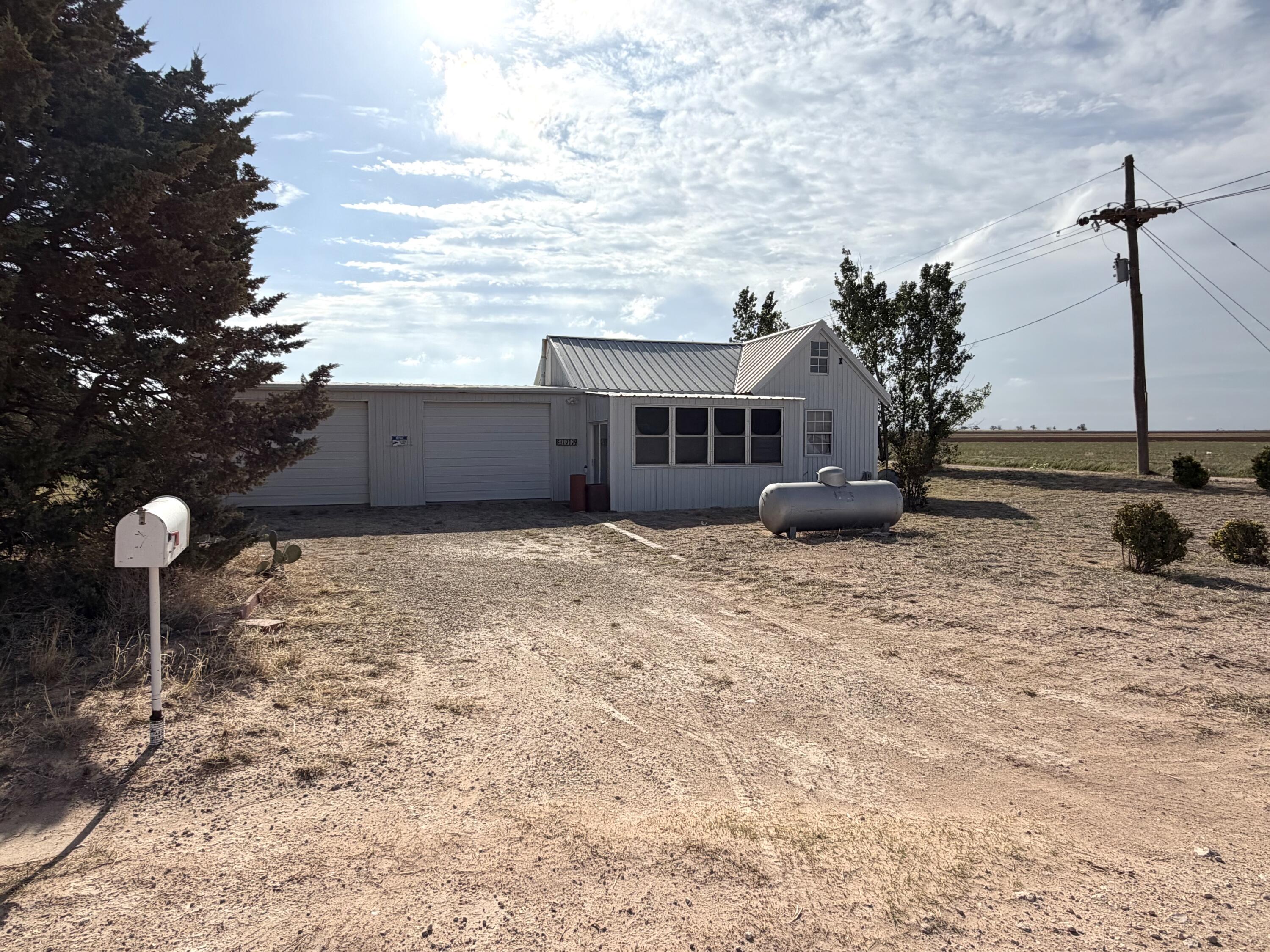 10109 C R 3100 Slaton, TX 79364 - Photo 2 of 21 IMG_2860