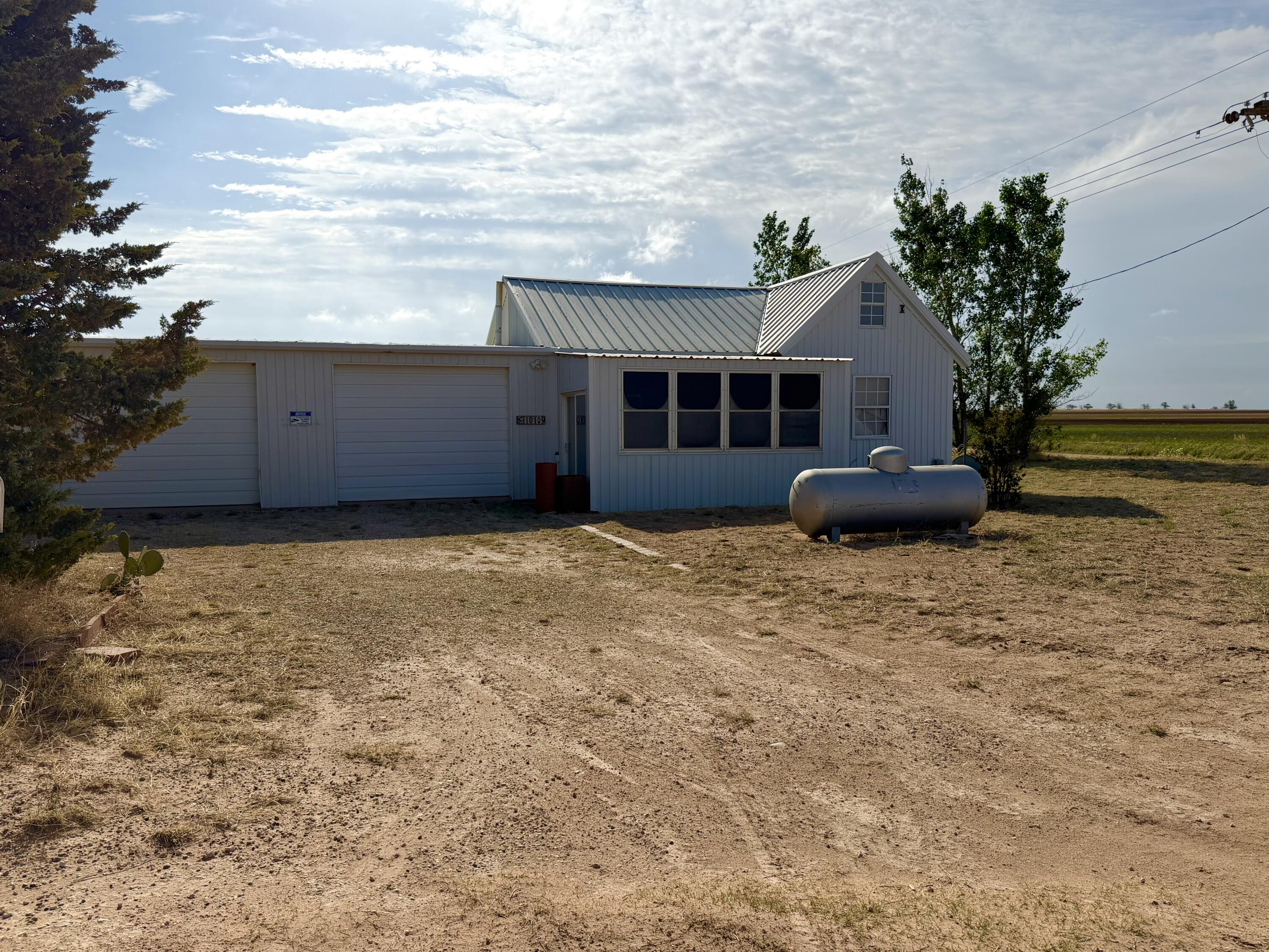 10109 C R 3100 Slaton, TX 79364 - Photo 3 of 21 IMG_2862