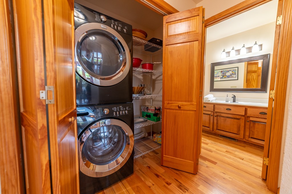 730 Dillon Oaks Drive Murphy, NC 28906 - Photo 27 of 38 a view of a kitchen with stainless steel appliances granite countertop a stove and a wooden floor
