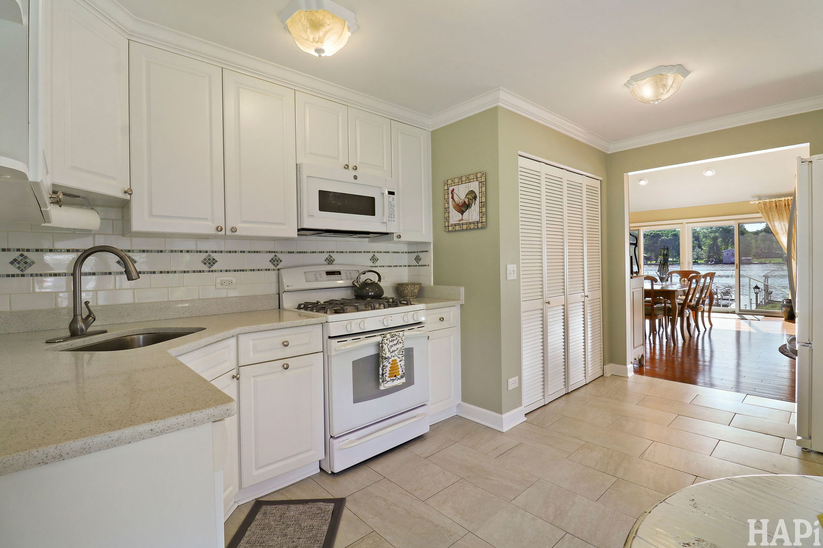 716 South Riverside Drive McHenry, IL 60050 - Photo 14 of 57