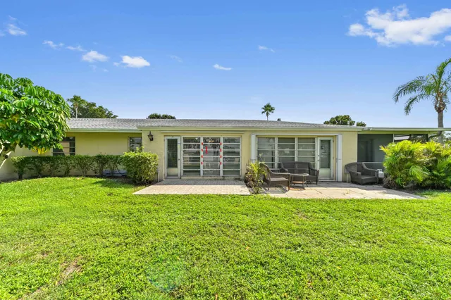 $2,100 | 13745 Flora Place, Unit B, Delray Beach, FL 33484