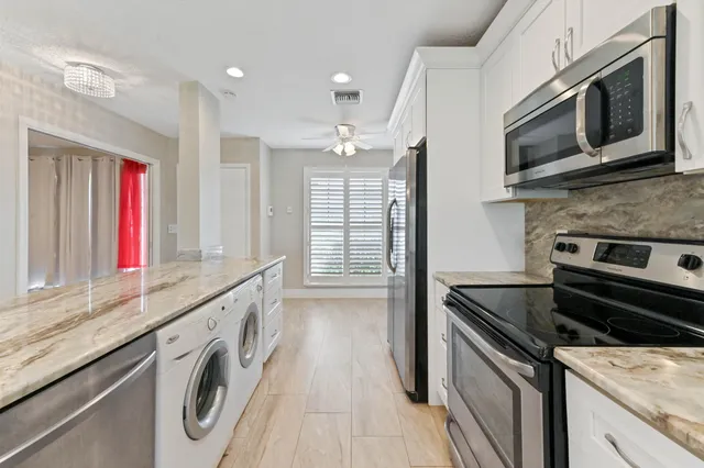 $2,100 | 13745 Flora Place, Unit B, Delray Beach, FL 33484