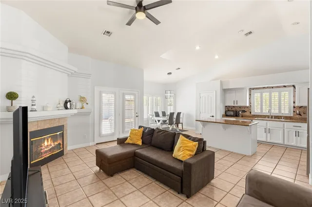 $2,200 | 3870 Cotillion Court, Las Vegas, NV 89147