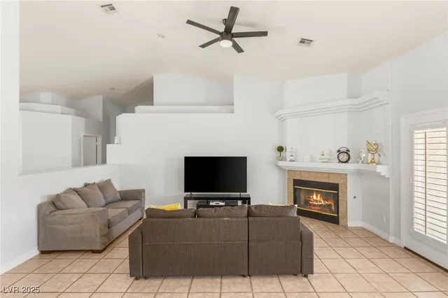 $2,200 | 3870 Cotillion Court, Las Vegas, NV 89147