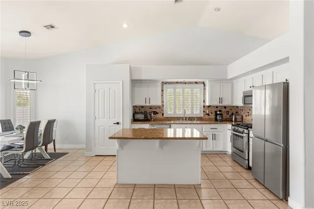 $2,200 | 3870 Cotillion Court, Las Vegas, NV 89147