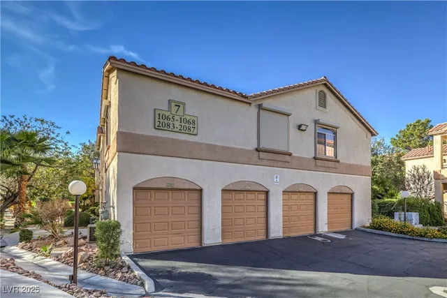 $1,699 | 1830 North Buffalo Drive, Unit 2085, Las Vegas, NV 89128