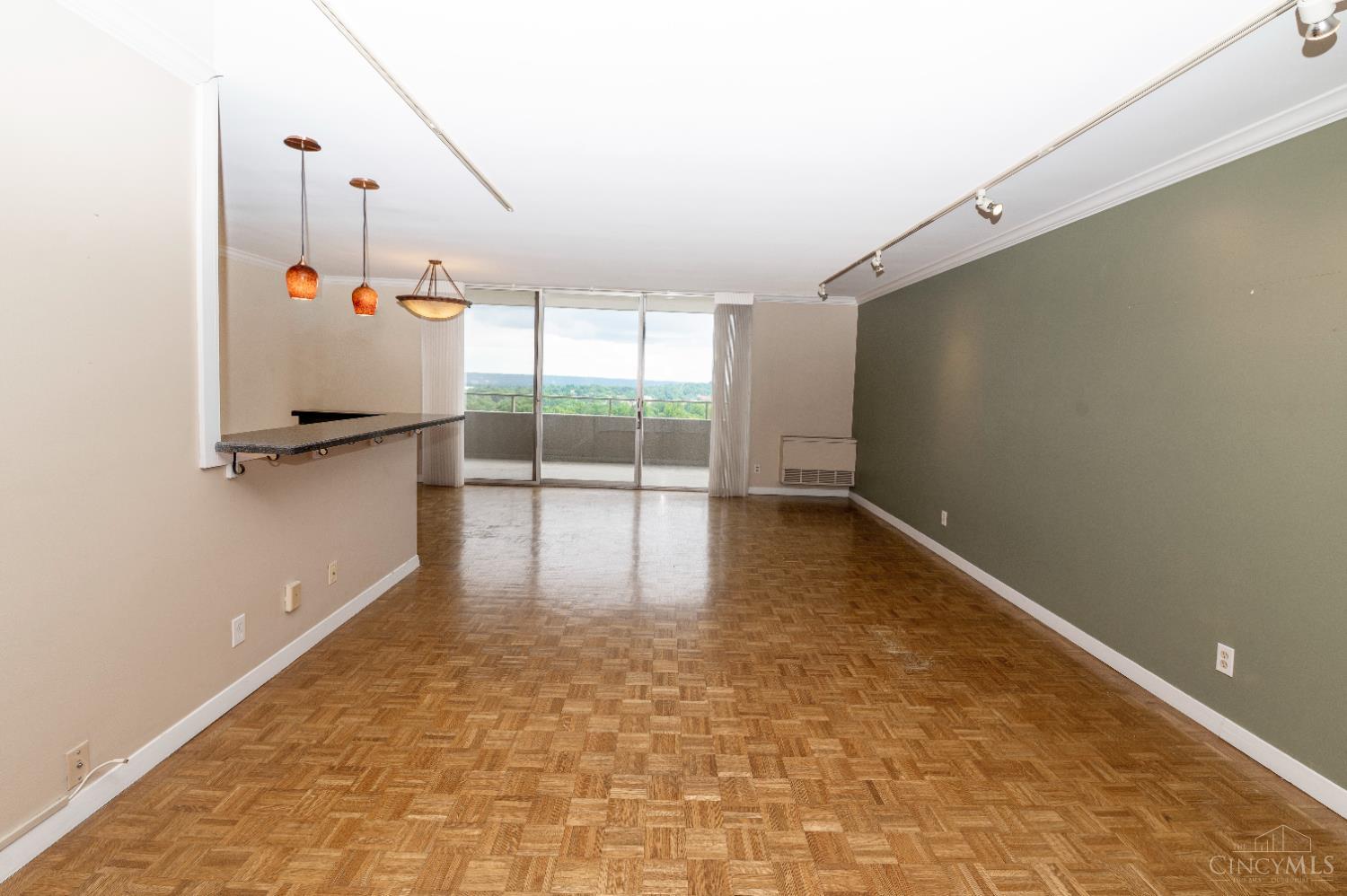 2324 Madison Road, Unit 1404 Cincinnati, OH 45208 - Photo 5 of 35