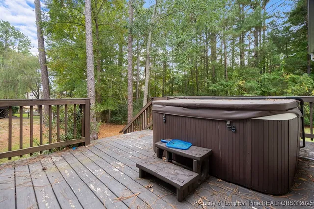 a view of a house with backyard and garden