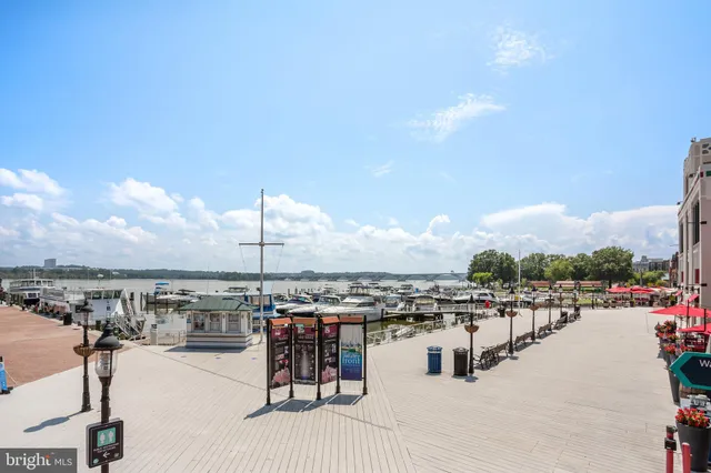 $379,900 | 1700 West Abingdon Drive, Unit 103, Alexandria, VA 22314