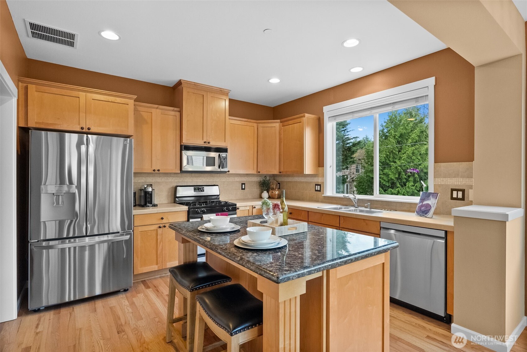 2017 Kennewick Place Northeast Renton, WA 98056 - Photo 12 of 39 Gallery Image 12