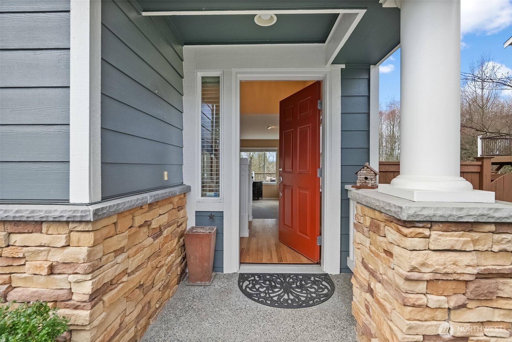2017 Kennewick Place Northeast Renton, WA 98056 - Photo 4 of 39 Gallery Image 4