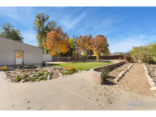 a view of a yard with an outdoor space