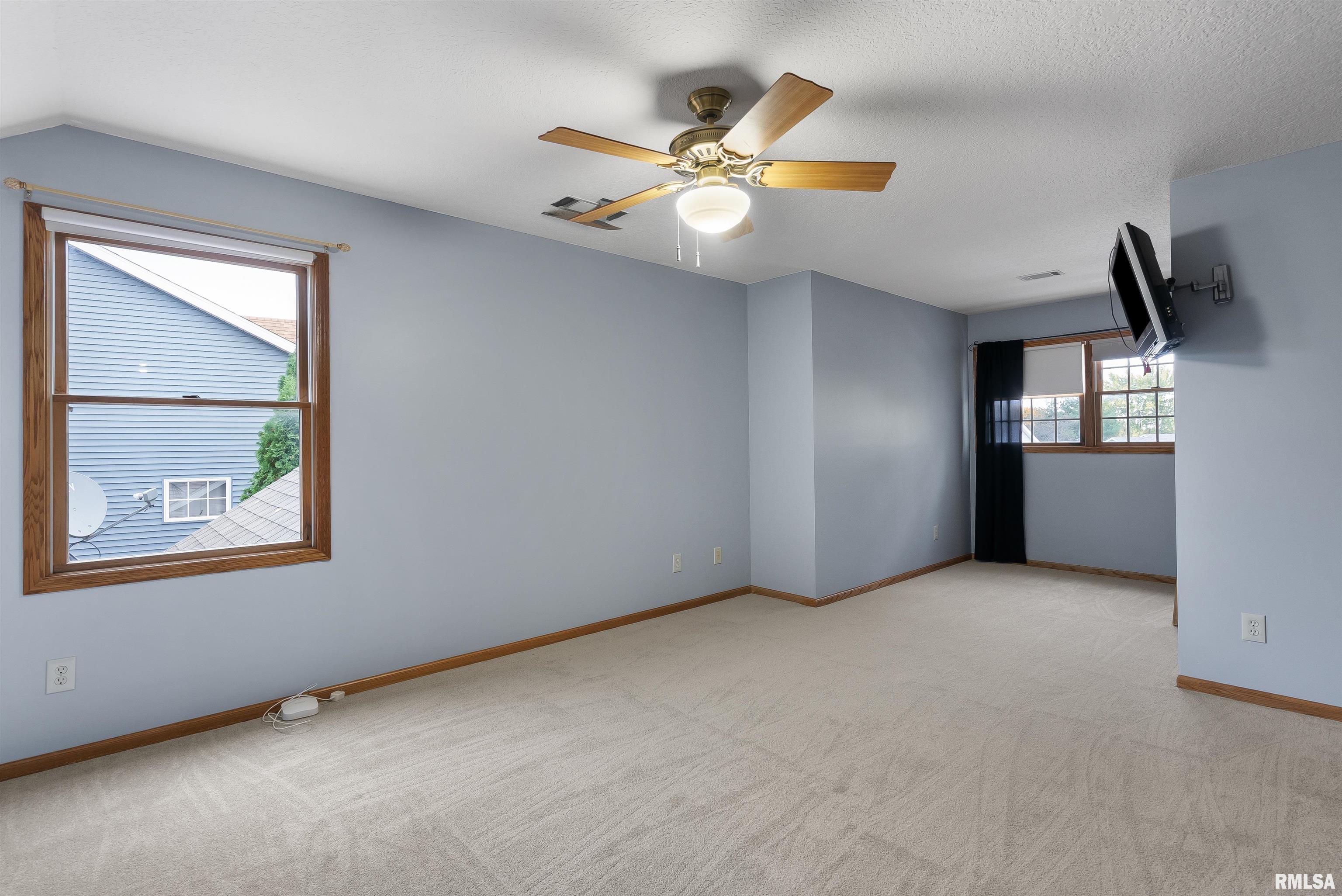 2076 Ashford Road Bettendorf, IA 52722 - Photo 28 of 51 Gallery Image 28
