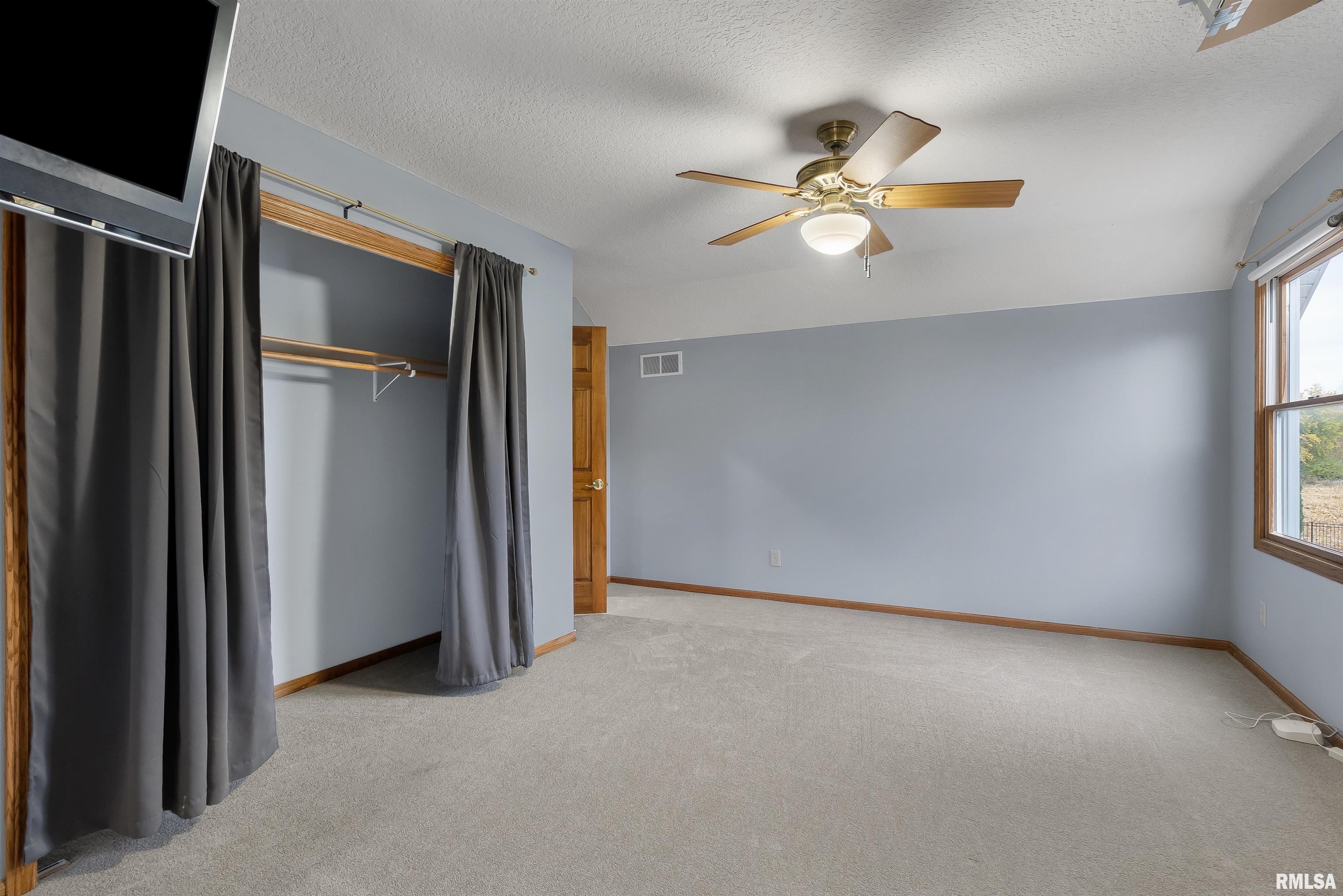 2076 Ashford Road Bettendorf, IA 52722 - Photo 29 of 51 Gallery Image 29