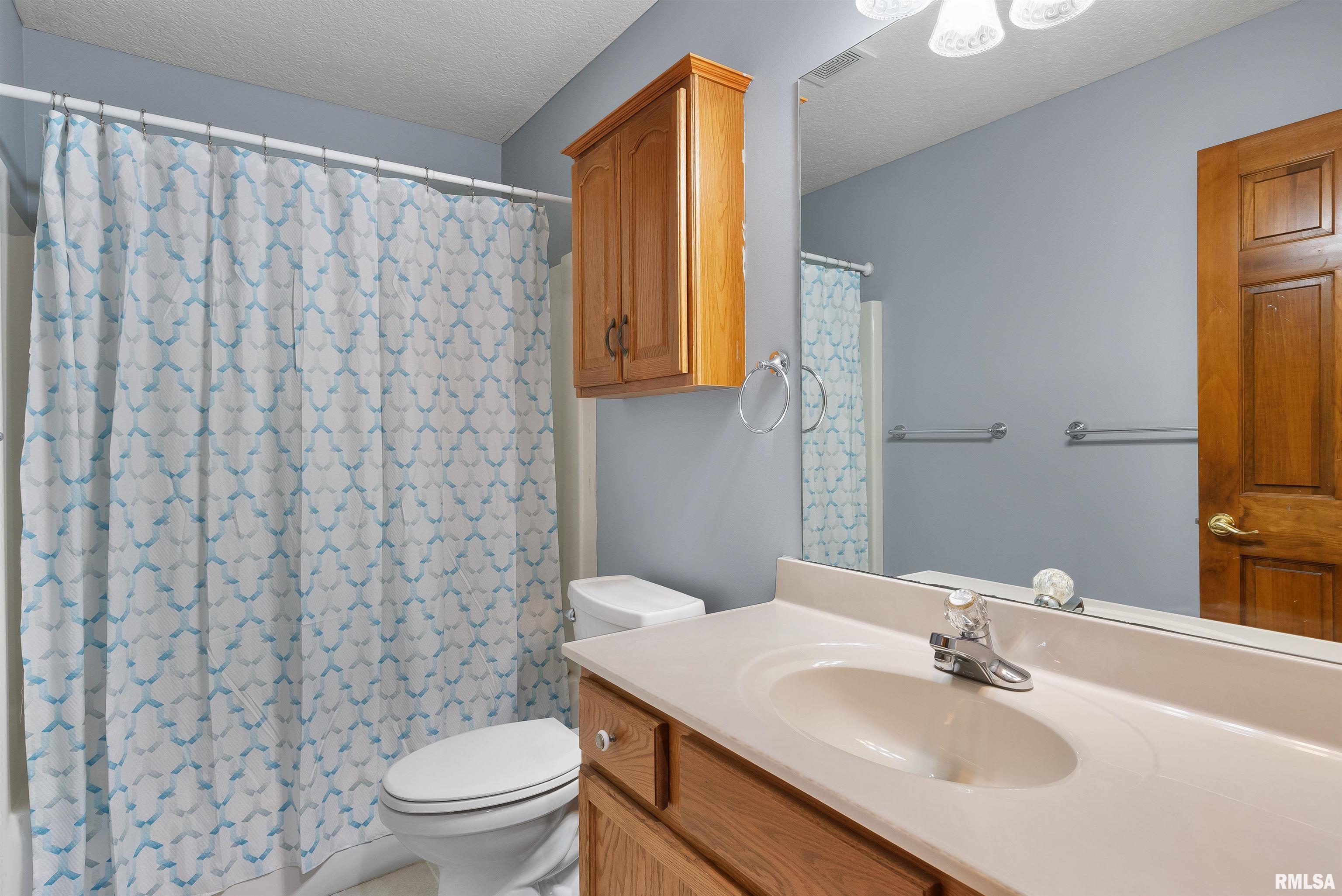 2076 Ashford Road Bettendorf, IA 52722 - Photo 30 of 51 Gallery Image 30