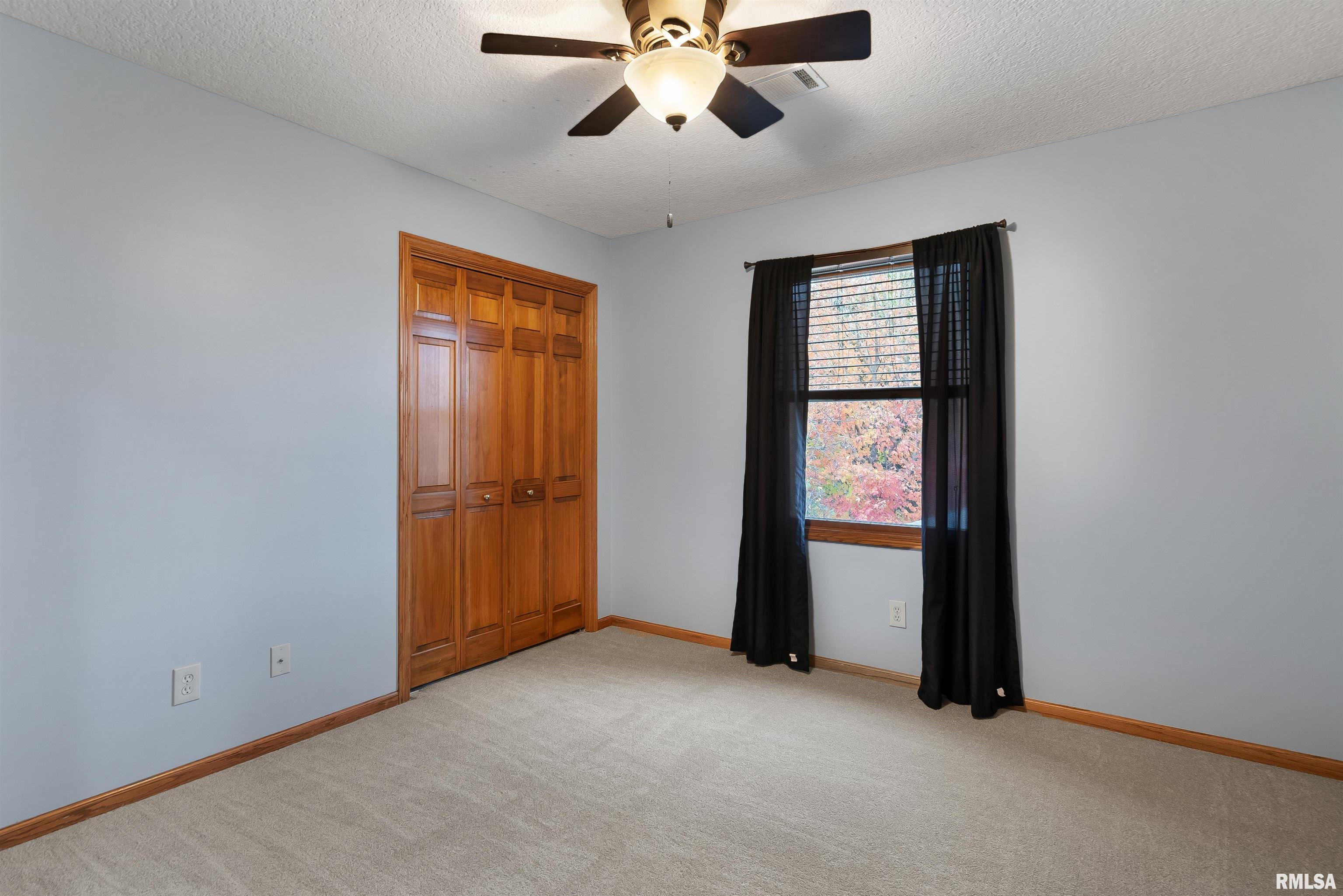 2076 Ashford Road Bettendorf, IA 52722 - Photo 31 of 51 Gallery Image 31