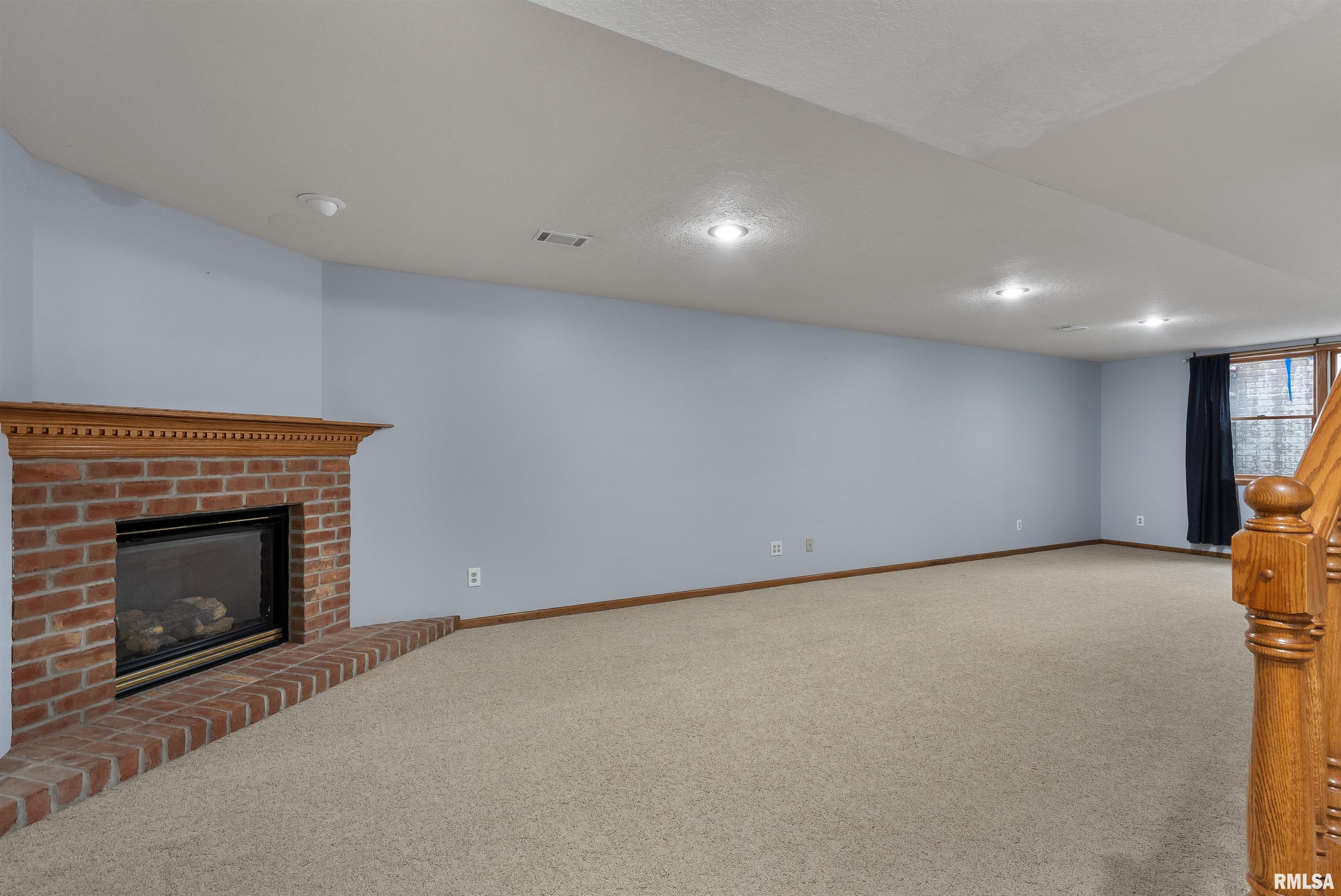 2076 Ashford Road Bettendorf, IA 52722 - Photo 32 of 51 Gallery Image 32