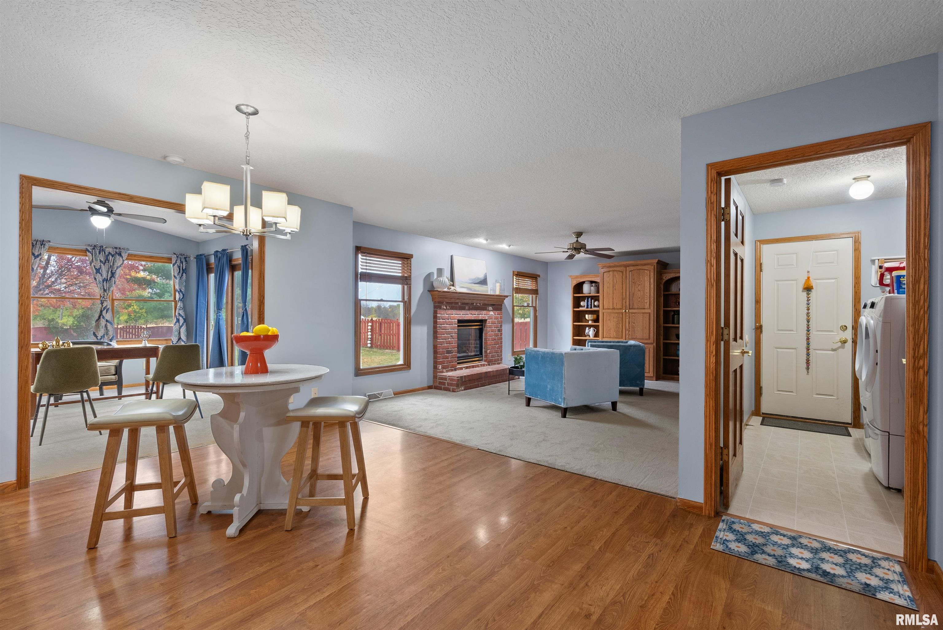 2076 Ashford Road Bettendorf, IA 52722 - Photo 9 of 51 Gallery Image 9