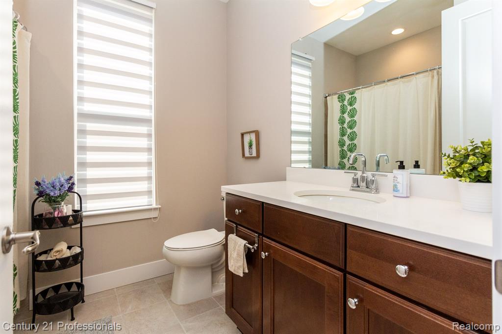 2544 Rosemond Lane Rochester, MI 48309 - Photo 28 of 47 Gallery Image 28