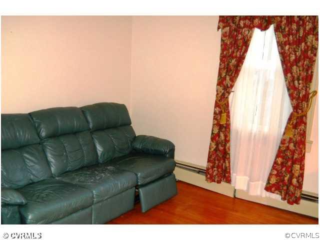 901 Ruthers Road Richmond, VA 23225 - Photo 3 of 8 Living Room